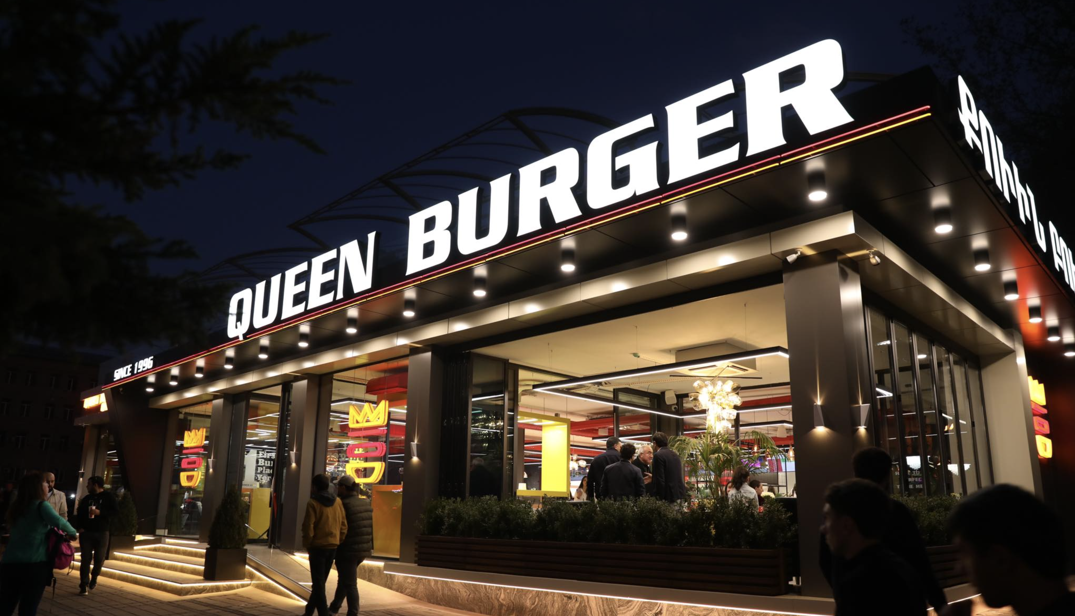Armen Music has chosen WorkPro for the installation at QUEEN BURGER.